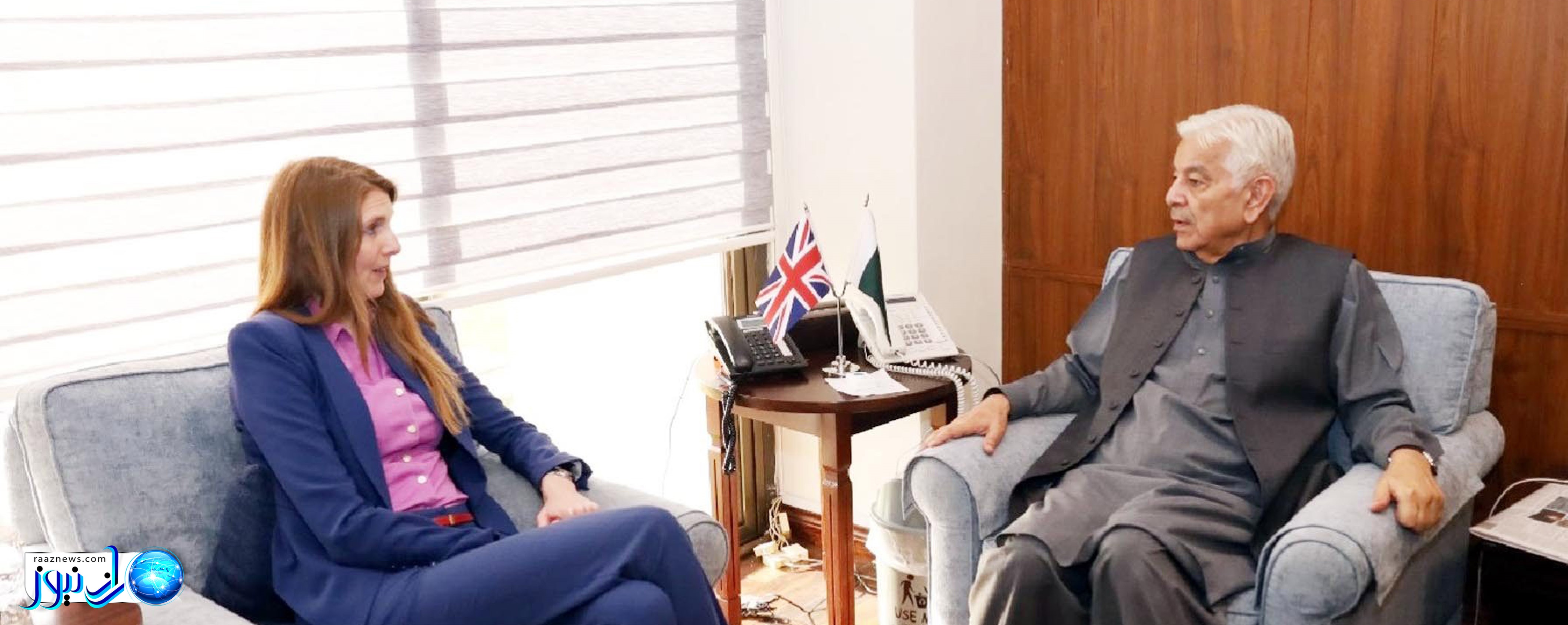 تأکید وزیر دفاع پاکستان بر گسترش روابط دوجانبه با انگلیس