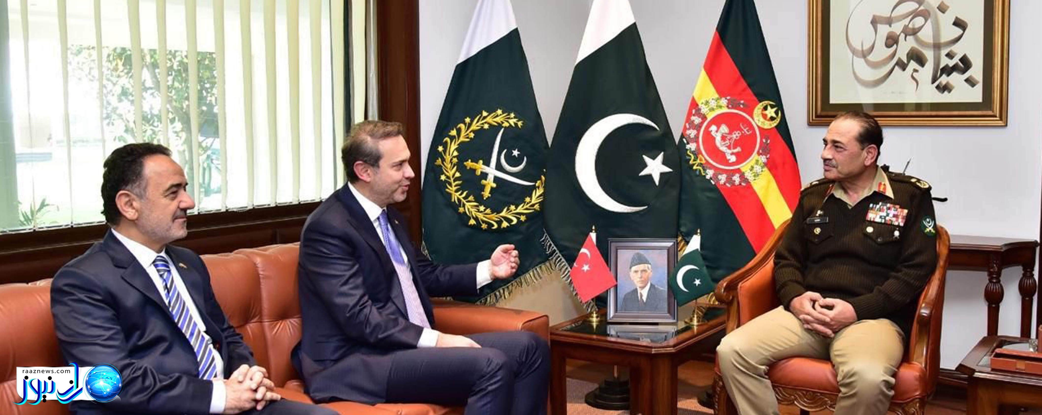 دیدار وزیر انرژی ترکیه با فرمانده ارتش پاکستان : تاکید بر تقویت شراکت راهبردی 